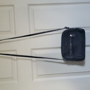 Lodis black crissbody bag